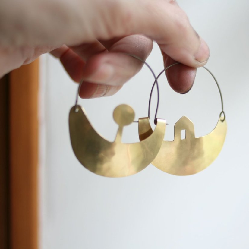 Mosazne náušnice domek a strom na Měsíci – handmade